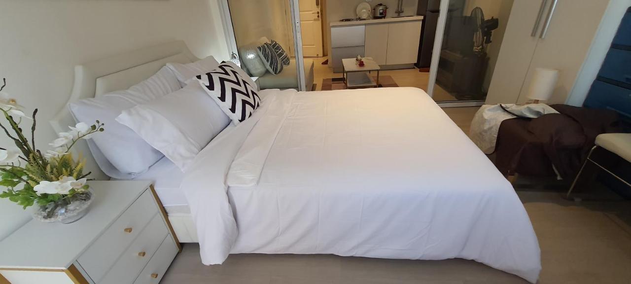 Jn Condotel The Azure Urban Resort Residences Paranaque City Bagian luar foto
