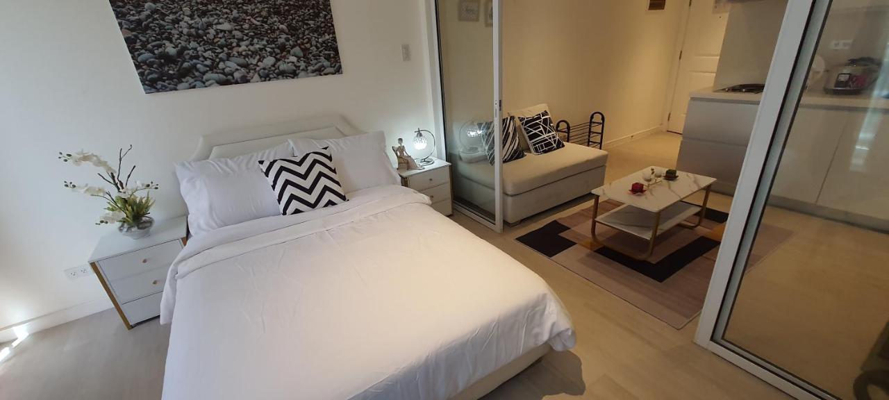 Jn Condotel The Azure Urban Resort Residences Paranaque City Bagian luar foto
