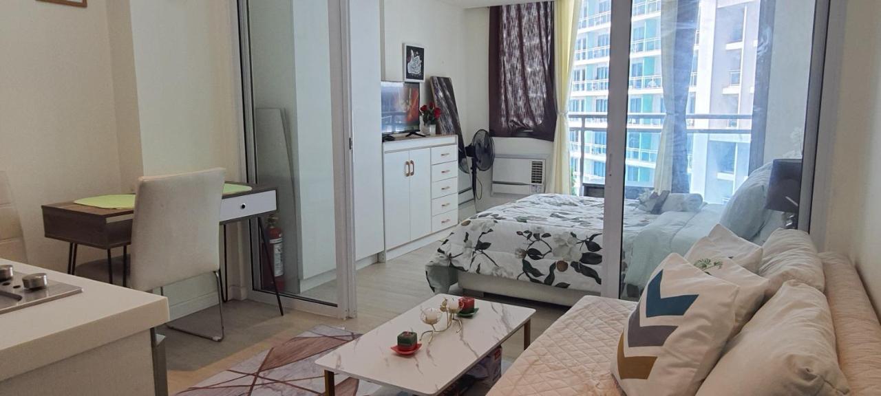 Jn Condotel The Azure Urban Resort Residences Paranaque City Bagian luar foto
